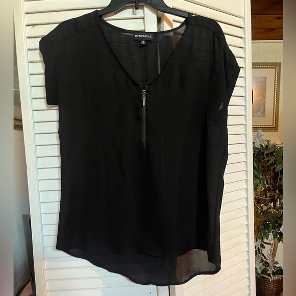 MY MICHELLE Black Asymmetrical Relaxed Blouse - Picture 1 of 8
